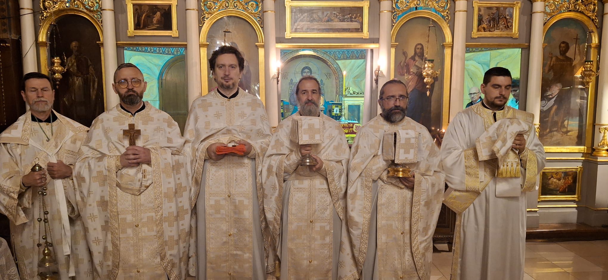 Read more about the article Пасхално јутрење и Васкршња Литургија